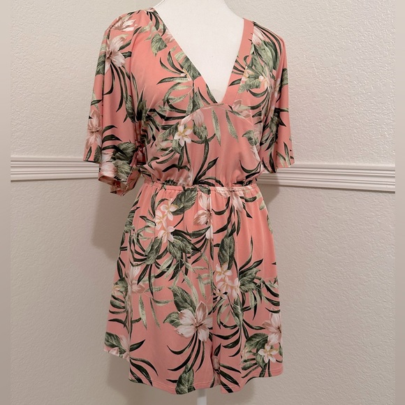 VENUS Pants - Venus Pink Tropical Print Deep-V Romper Size: L